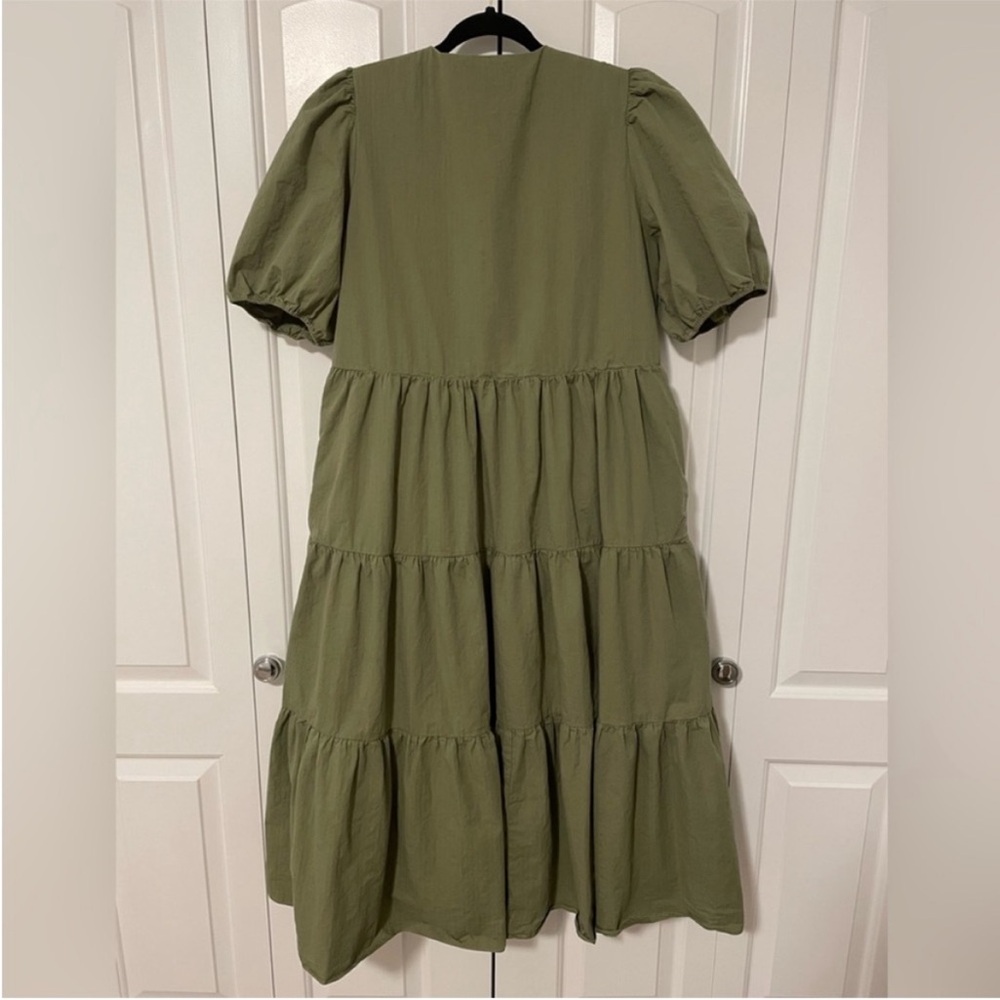 Elegant Green Puff Sleeve Dress - Picture 6 of 11